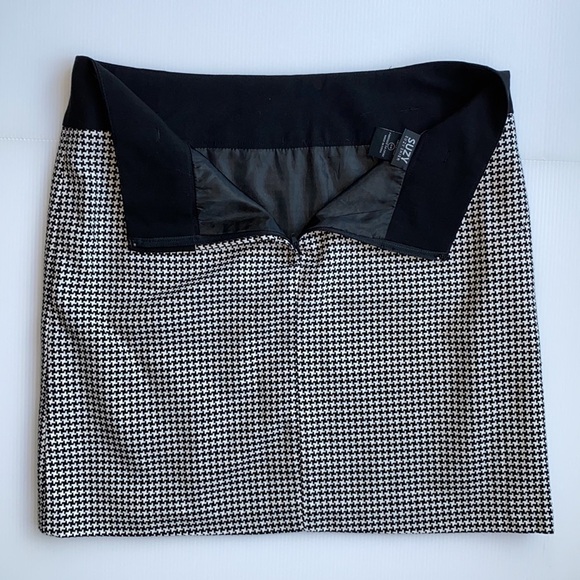 Houndstooth Mini Skirt Front Slit Accent Zipper Black White - Picture 5 of 15